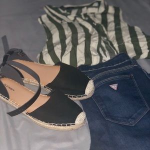 jeans ( 5) , shoes ( 8) shirt size (M)
